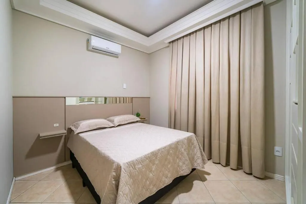 Lindo Apartamento Na Avenida Bombinhas 0*,