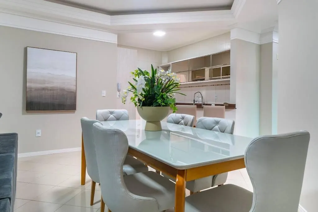 Lindo Apartamento Na Avenida Bombinhas 0*,  Brazil